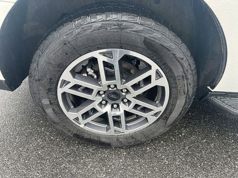 Used 2025 Ford Expedition Active AWD/4WD image 8