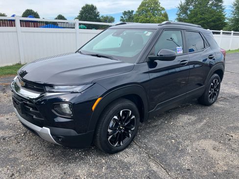 Used 2021 Chevrolet TrailBlazer LT w/ Convenience Package FWD image 1