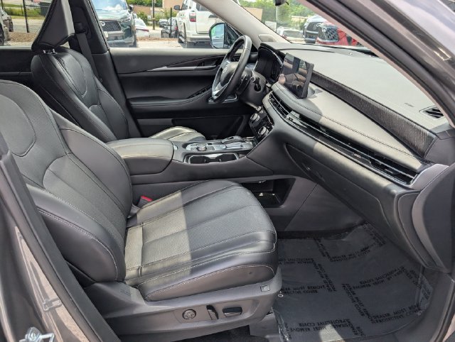 Used 2025 INFINITI QX60 Sensory w/ Vision Package AWD/4WD image 11