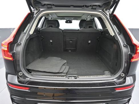 Used 2024 Volvo XC60 B5 Plus image 35
