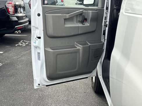 Used 2024 Chevrolet Express 2500 w/ Driver Convenience Package image 17
