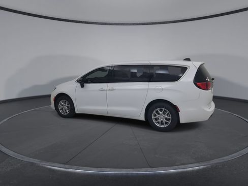 New 2026 Chrysler Voyager LX image 10