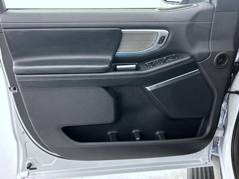 Used 2025 Ford Expedition Platinum AWD/4WD image 10
