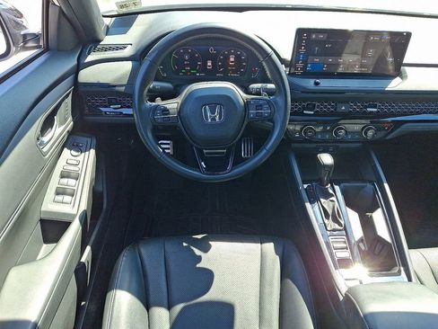 Used 2023 Honda Accord Sport image 12