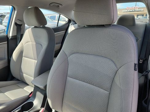 Used 2018 Hyundai Elantra SE image 23