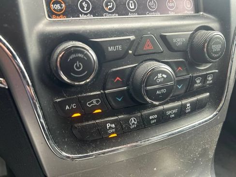 Used 2018 Jeep Grand Cherokee Overland AWD/4WD image 23