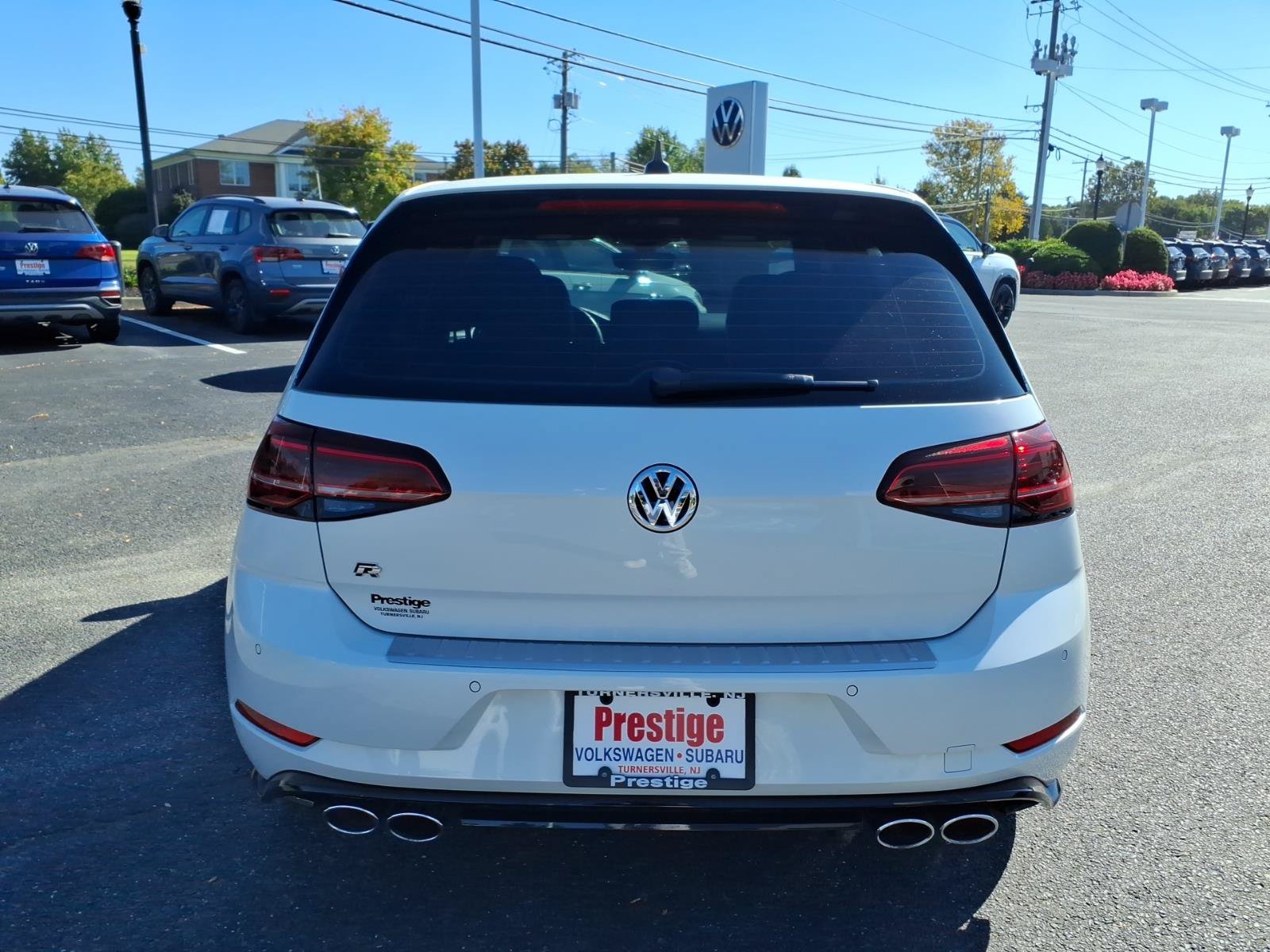 Used 2018 Volkswagen Golf R 4-Door AWD/4WD image 3