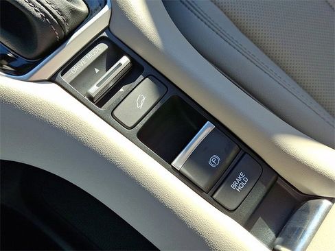 Certified 2026 Honda HR-V EX-L image 25