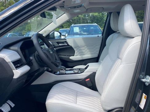 New 2025 Mitsubishi Outlander SEL image 7