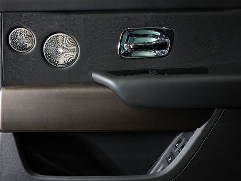 Used 2019 Rolls-Royce Cullinan image 36