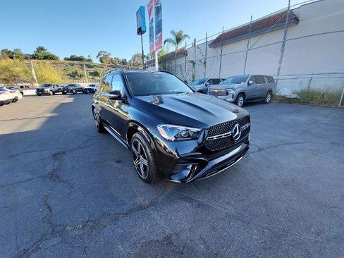 Used 2025 Mercedes-Benz GLE 350 4MATIC image 2