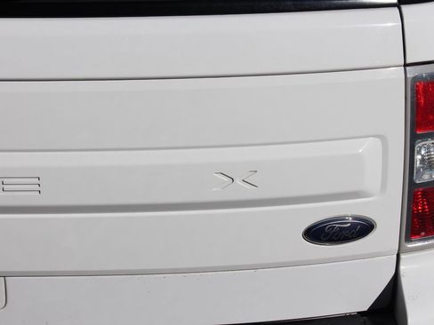 Used 2018 Ford Flex SE image 11