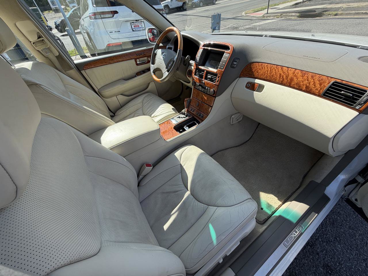 Used 2005 Lexus LS 430 RWD image 22