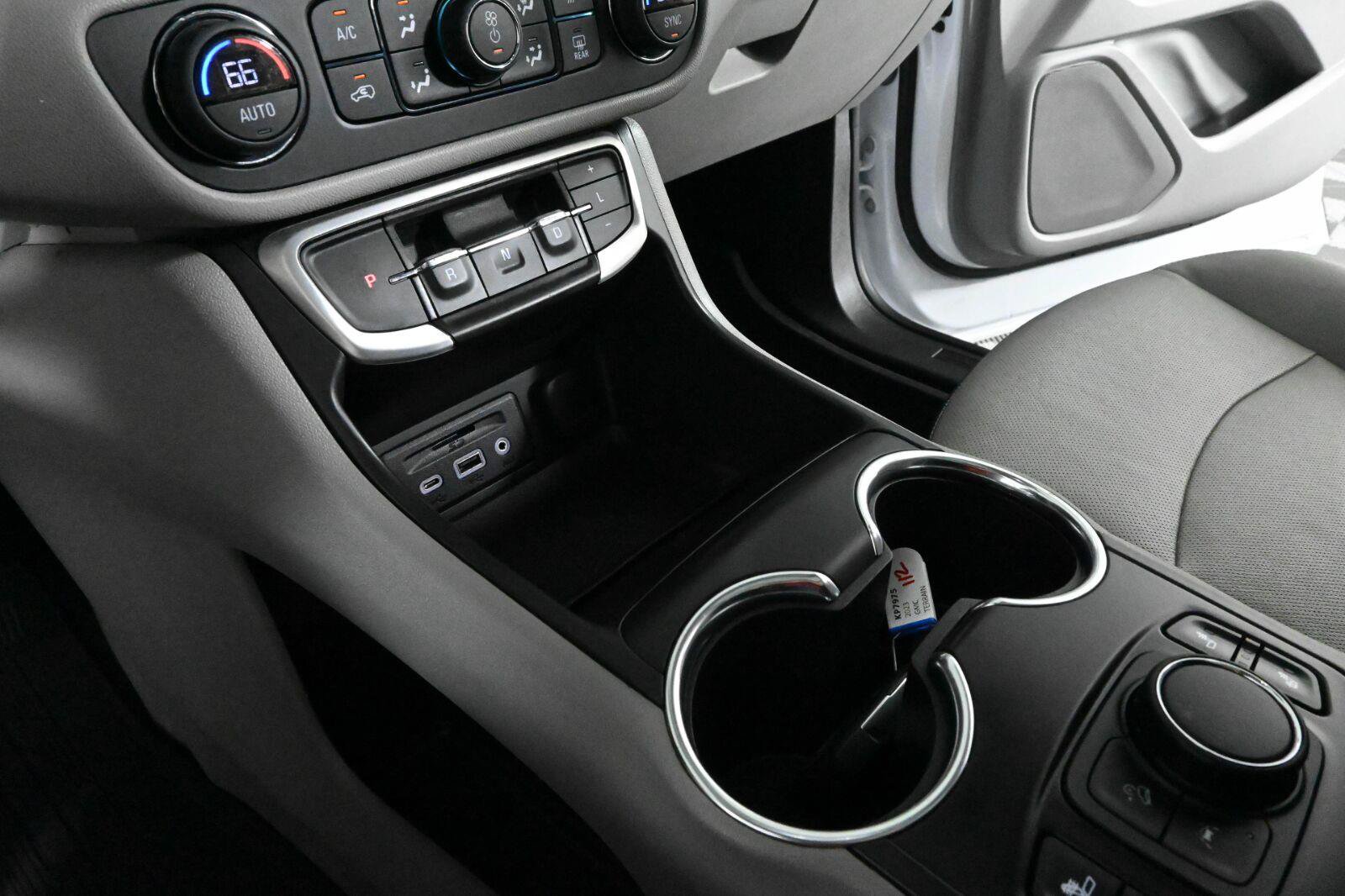 Used 2023 GMC Terrain SLT w/ LPO, Floor Liner Package FWD image 31
