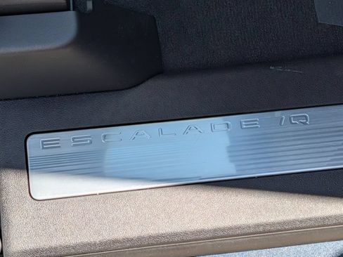 Used 2025 Cadillac Escalade IQ Luxury 2 w/ LPO, Premium Carpet Package AWD/4WD image 20