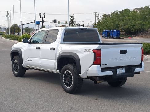 Used 2026 Toyota Tacoma TRD Off-Road AWD/4WD image 5
