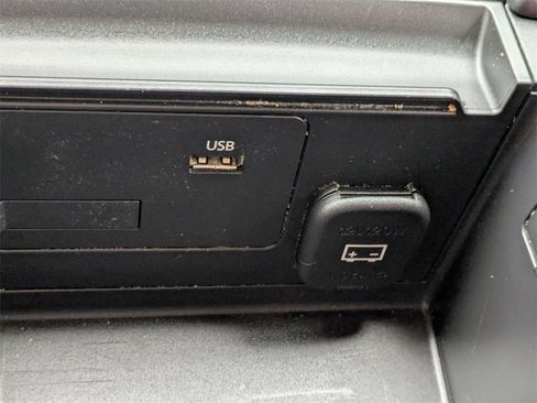 Used 2021 MAZDA MAZDA3 s image 24