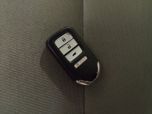 Used 2017 Honda Pilot LX image 32