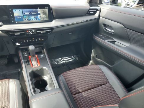 Used 2025 Nissan Kicks SR FWD image 14