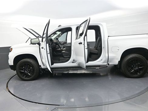 Used 2025 Chevrolet Silverado 1500 LT Trail Boss w/ LT Trail Boss Premium Package image 28