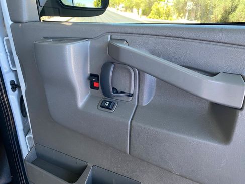 Used 2022 Chevrolet Express 2500 w/ Enhanced Convenience Package RWD image 31