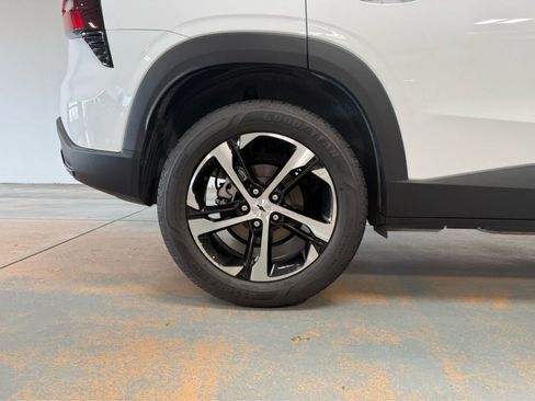 Used 2026 Chevrolet Trax RS w/ Driver Confidence Package FWD image 9