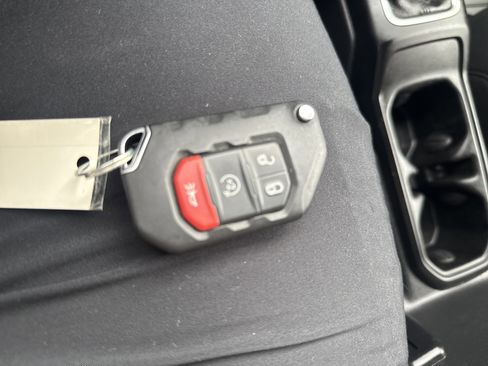 Used 2022 Jeep Wrangler Sport S image 29