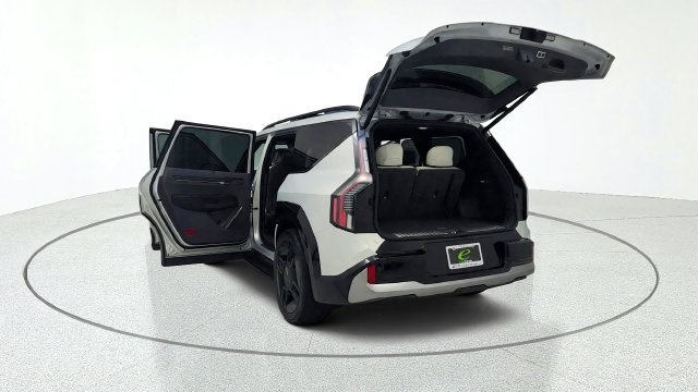 Used 2024 Kia EV9 GT-Line AWD/4WD image 16