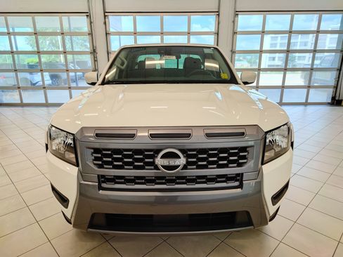 New 2025 Nissan Frontier SV w/ SV Convenience Package image 8
