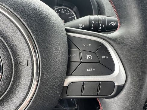 Used 2023 Jeep Renegade Trailhawk AWD/4WD image 17
