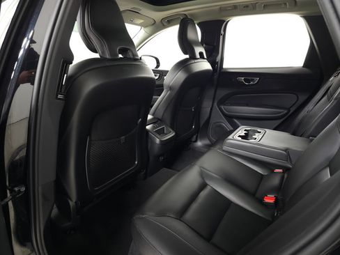 Certified 2025 Volvo XC60 B5 Core AWD/4WD image 33