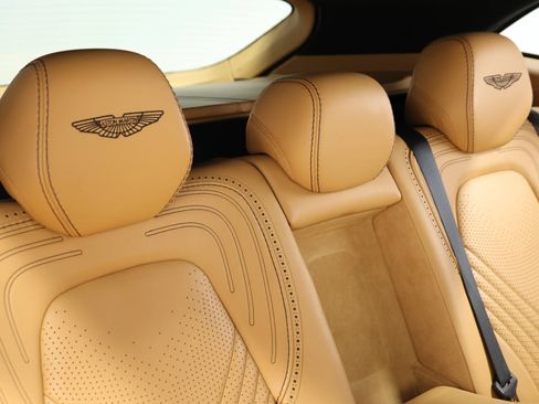 Used 2021 Aston Martin DBX AWD/4WD image 81