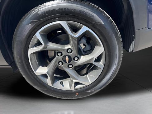 Used 2024 Chevrolet Trax LT FWD image 8