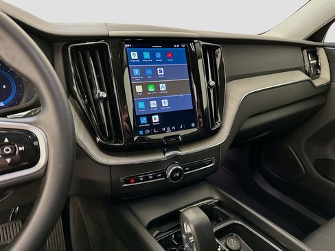 Used 2025 Volvo XC60 B5 Plus image 26