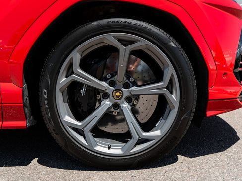 Used 2022 Lamborghini Urus AWD/4WD image 16
