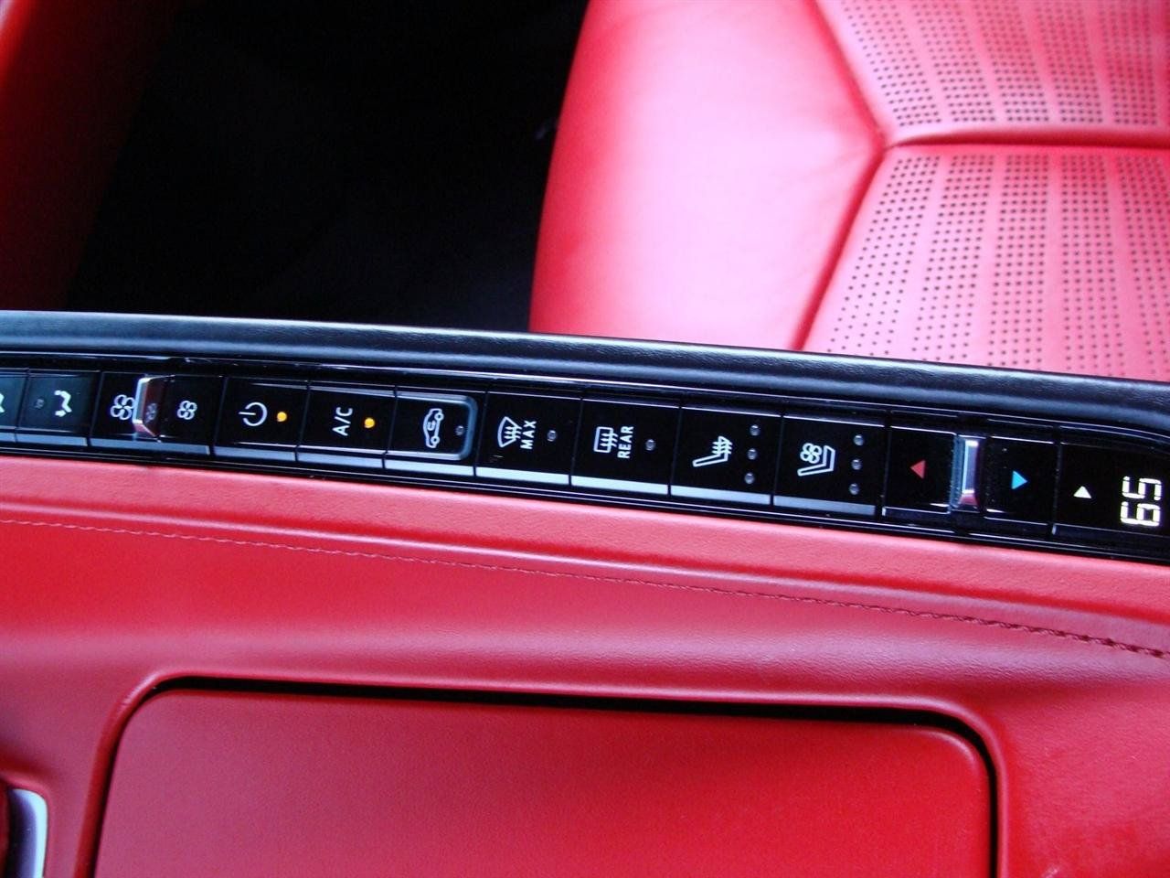 Used 2020 Chevrolet Corvette Stingray Premium Cpe w/ 3LT Preferred Equipment Group RWD image 24
