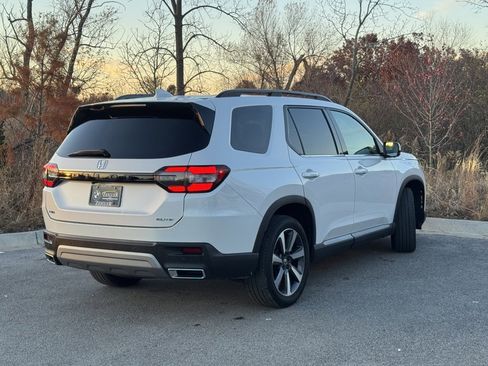 Used 2023 Honda Pilot Elite image 6