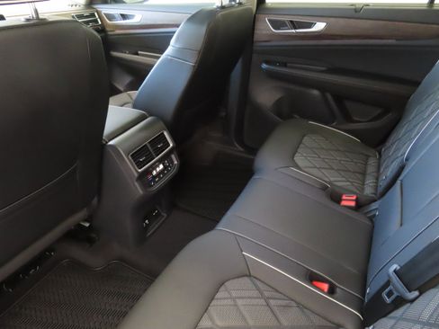 New 2026 Volkswagen Atlas SEL Premium R-Line image 24