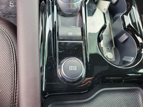 Used 2025 Ford Explorer Platinum w/ Ultimate Package RWD image 24