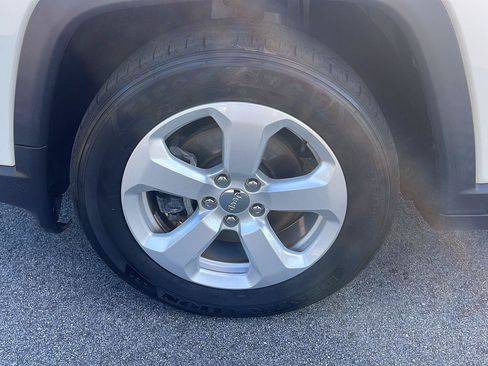 Used 2021 Jeep Compass Latitude w/ Sun and Sound Group FWD image 12