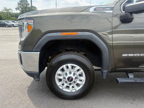 Used 2022 GMC Sierra 2500 SLE w/ SLE Value Package; AWD/4WD image 9