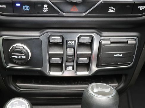 Used 2023 Jeep Wrangler Unlimited Sahara w/ Cold Weather Group image 26