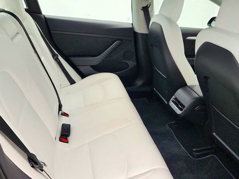 Used 2022 Tesla Model 3 Long Range image 32