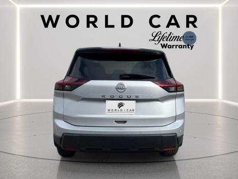 Used 2025 Nissan Rogue S FWD image 4
