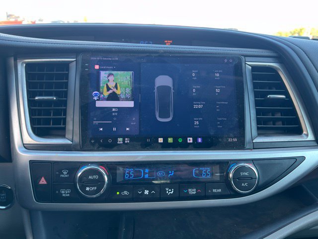 Used 2015 Toyota Highlander Limited Platinum AWD/4WD image 16
