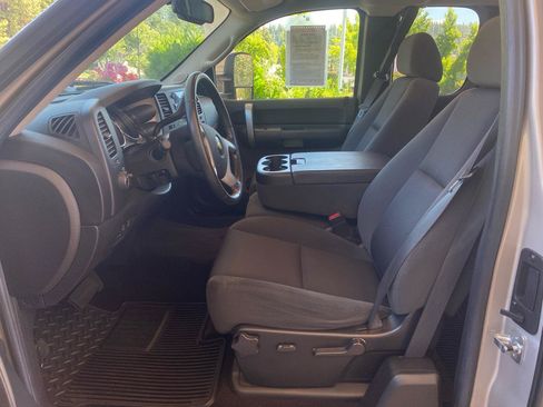 Used 2009 Chevrolet Silverado 2500 LT AWD/4WD image 11