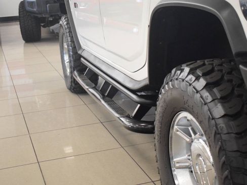 Used 2005 HUMMER H2 w/ Preferred Equipment Group AWD/4WD image 35