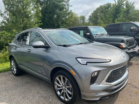 Used 2024 Buick Encore GX Avenir w/ Avenir Convenience Package AWD/4WD image 4
