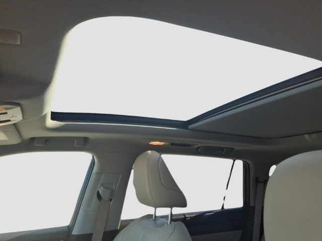 Used 2021 Toyota Highlander Platinum FWD image 17