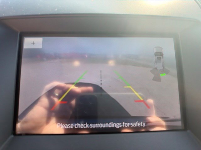 Used 2020 Ford Edge SE FWD image 17